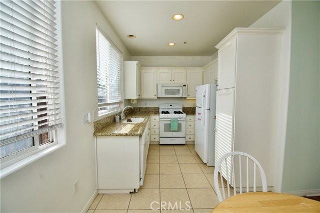 20462 Savanna Ln - Photo 5 of 8