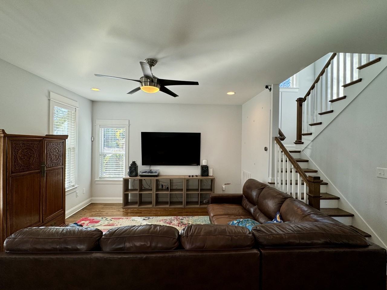 349 Queen Ave #1 - Photo 2 of 10