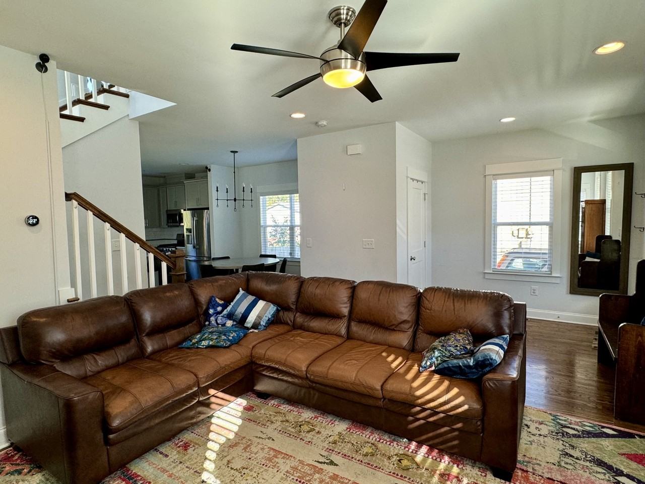 349 Queen Ave #1 - Photo 4 of 10
