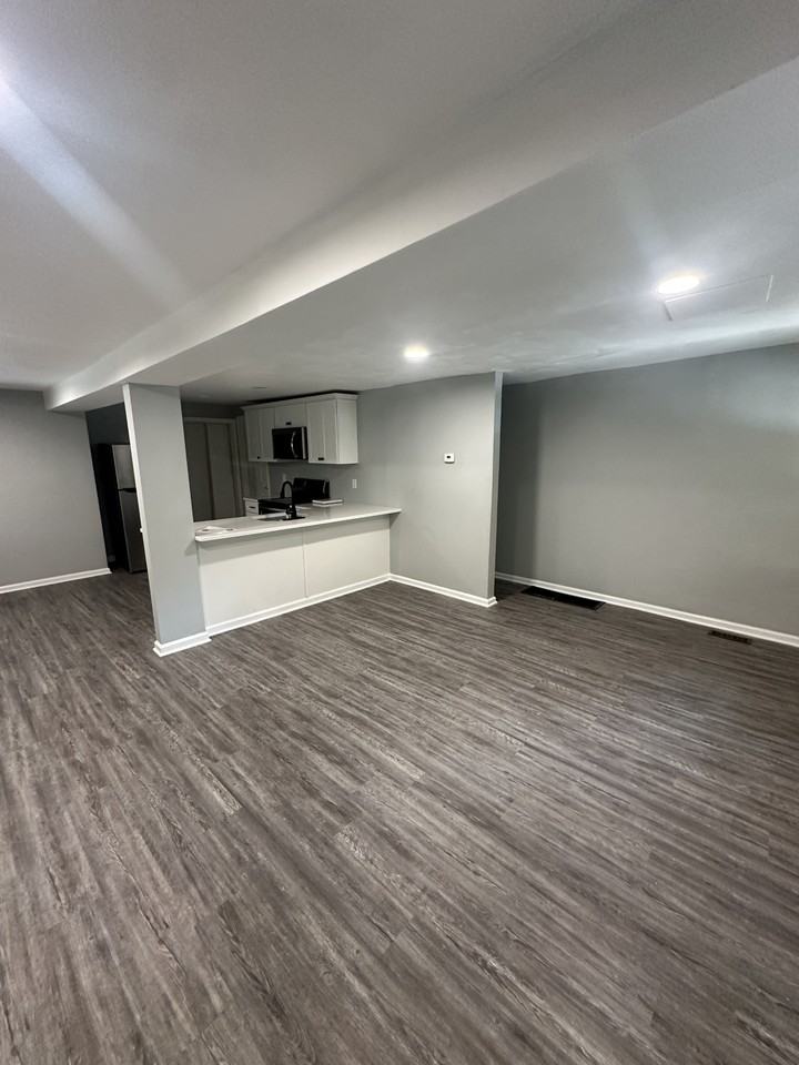 910 James St - Photo 5 of 25