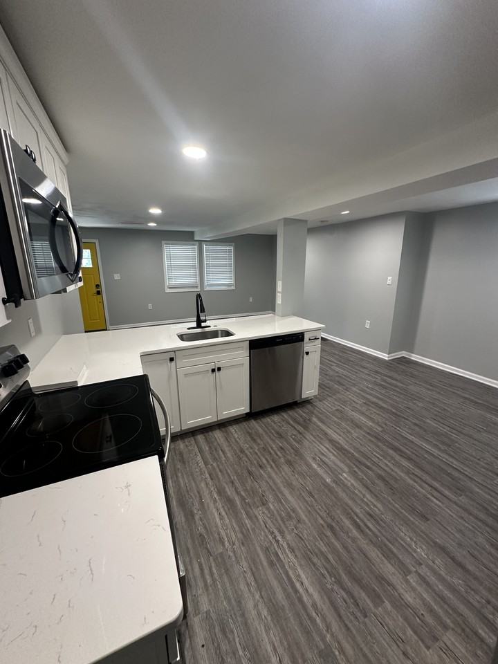 910 James St - Photo 6 of 25