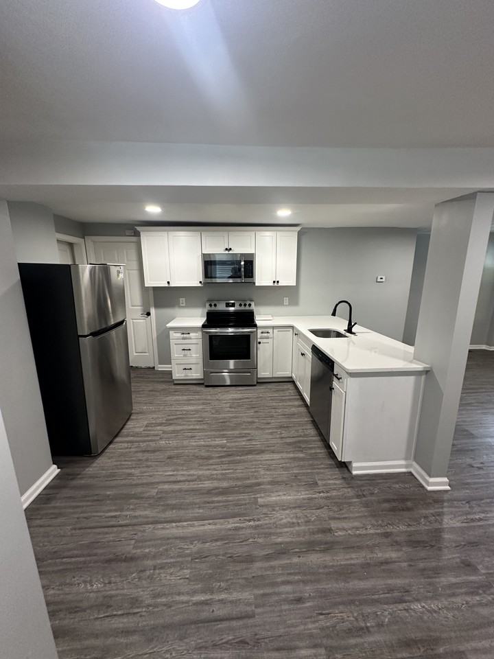 910 James St - Photo 7 of 25