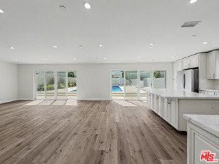 5035 Zelzah Ave - Photo 4 of 7