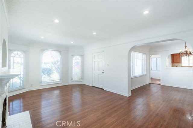2230 Montrose Ave - Photo 4 of 7