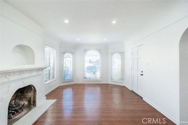 2230 Montrose Ave - Photo 6 of 7