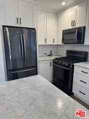446 N California St - Photo 7 of 8