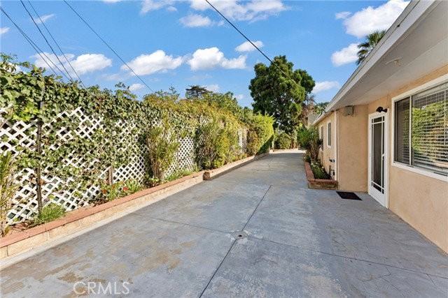 2423 San Pasqual St - Photo 2 of 8