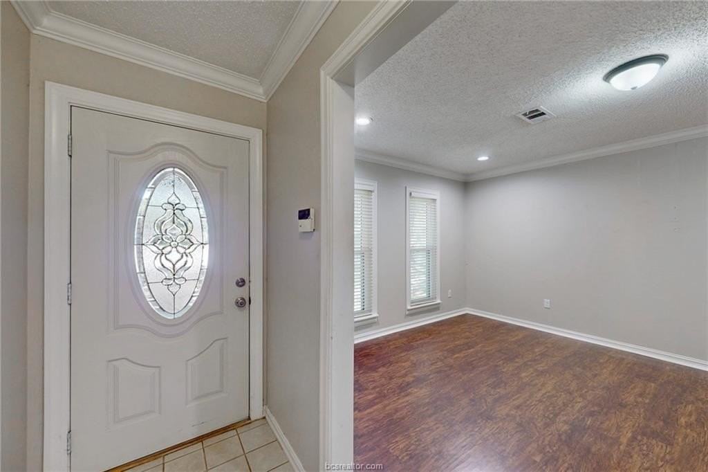 1407 Skrivanek Ct - Photo 2 of 39