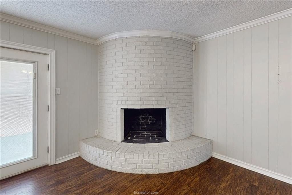 1407 Skrivanek Ct - Photo 5 of 39