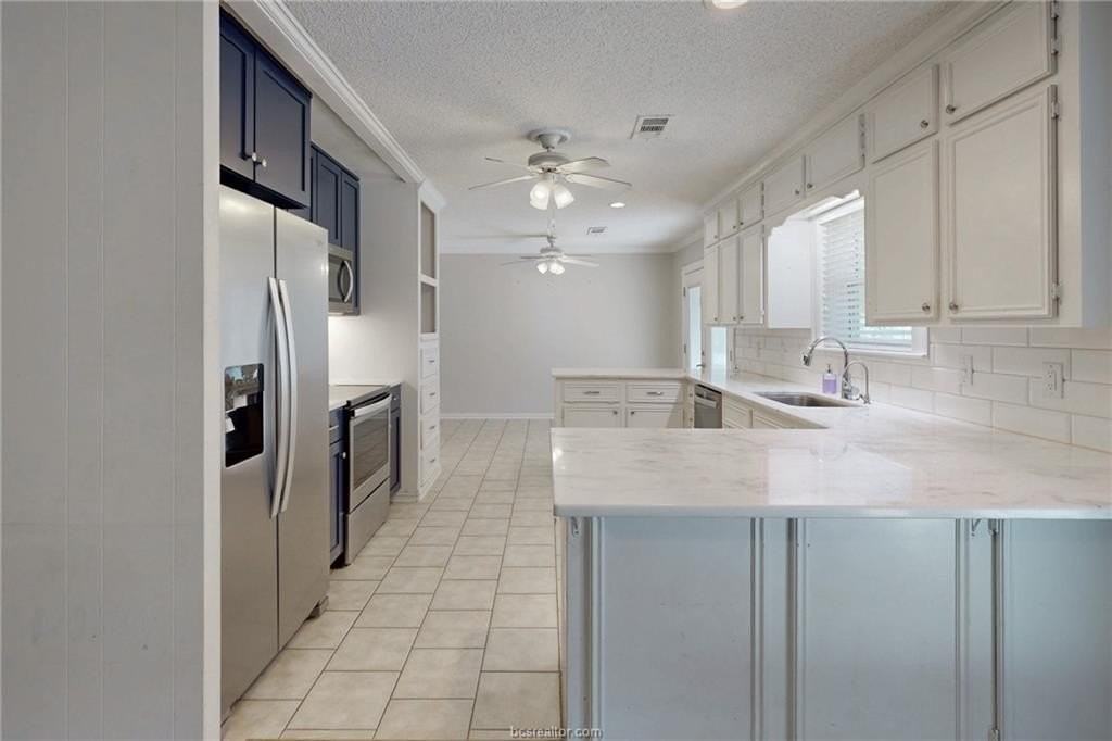 1407 Skrivanek Ct - Photo 7 of 39