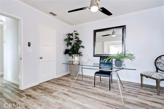 325 Avenue G - Photo 4 of 8