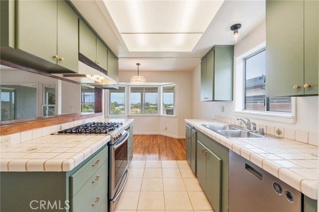 4503 Newton St - Photo 5 of 8