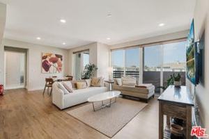 featured image of 6030 Seabluff Dr #423