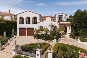 featured image of 124 N Woodburn Dr