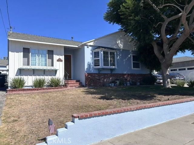944 Cypress St - Photo 2 of 8