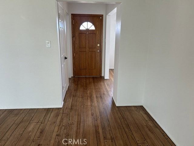 944 Cypress St - Photo 6 of 8