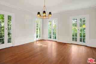 301 S Arden Blvd - Photo 6 of 8