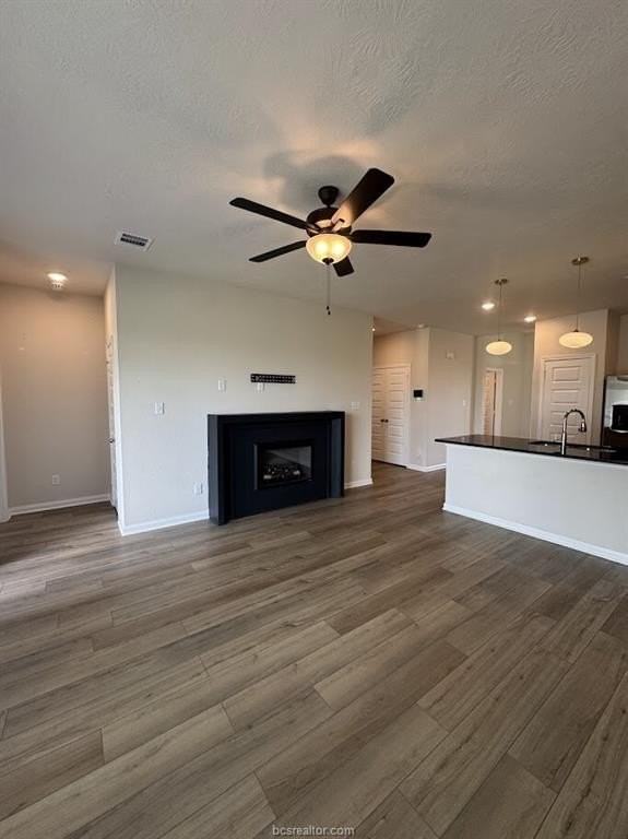 1340 Kingsgate Dr - Photo 4 of 20