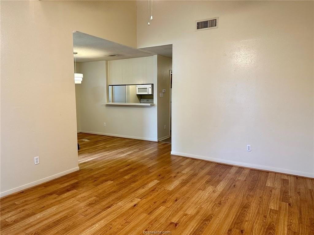 706 Cross Timbers Dr - Photo 3 of 13