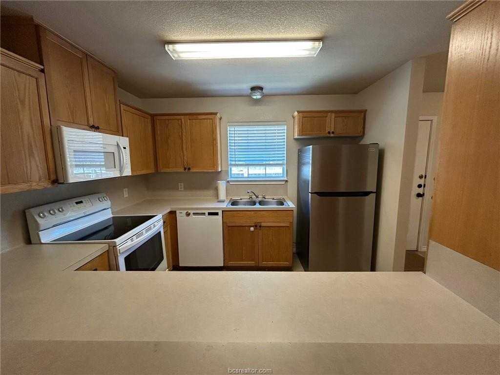 3740 Oldenburg Ln - Photo 4 of 22
