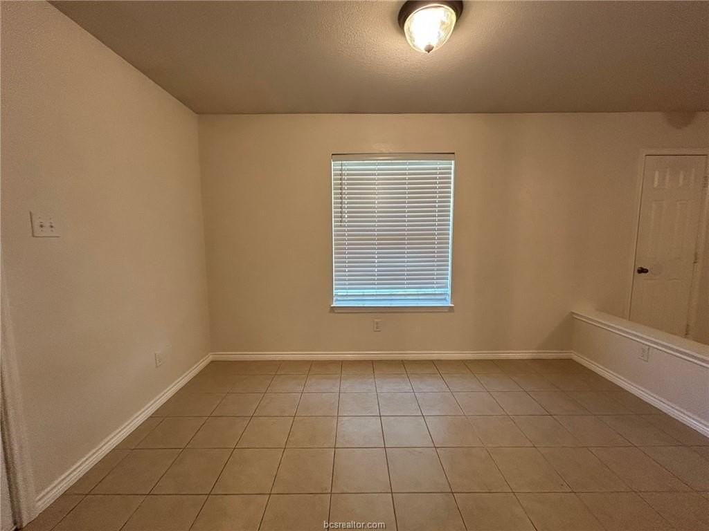 3740 Oldenburg Ln - Photo 6 of 22