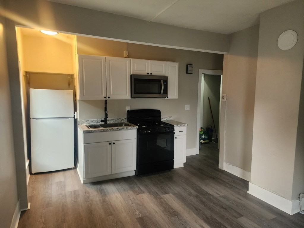 223 Baker - 202 #3 - Photo 2 of 6