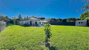 featured image of 17320 Sw 92nd Ct