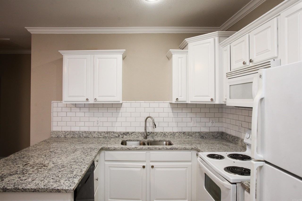 1213 Sadie Dr #1 - Photo 4 of 11