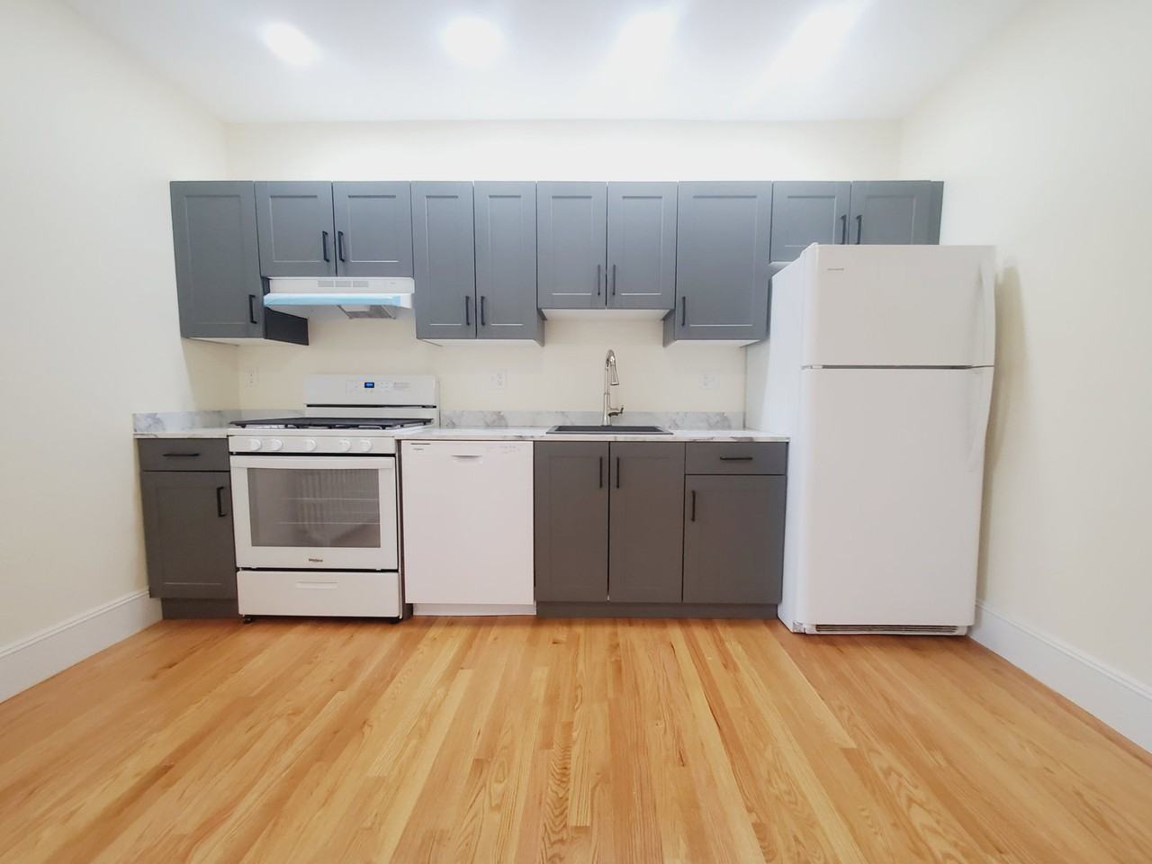 33 Holcomb Ave #1 - Photo 2 of 8