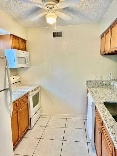 211 Airport Ave W - Photo 6 of 22