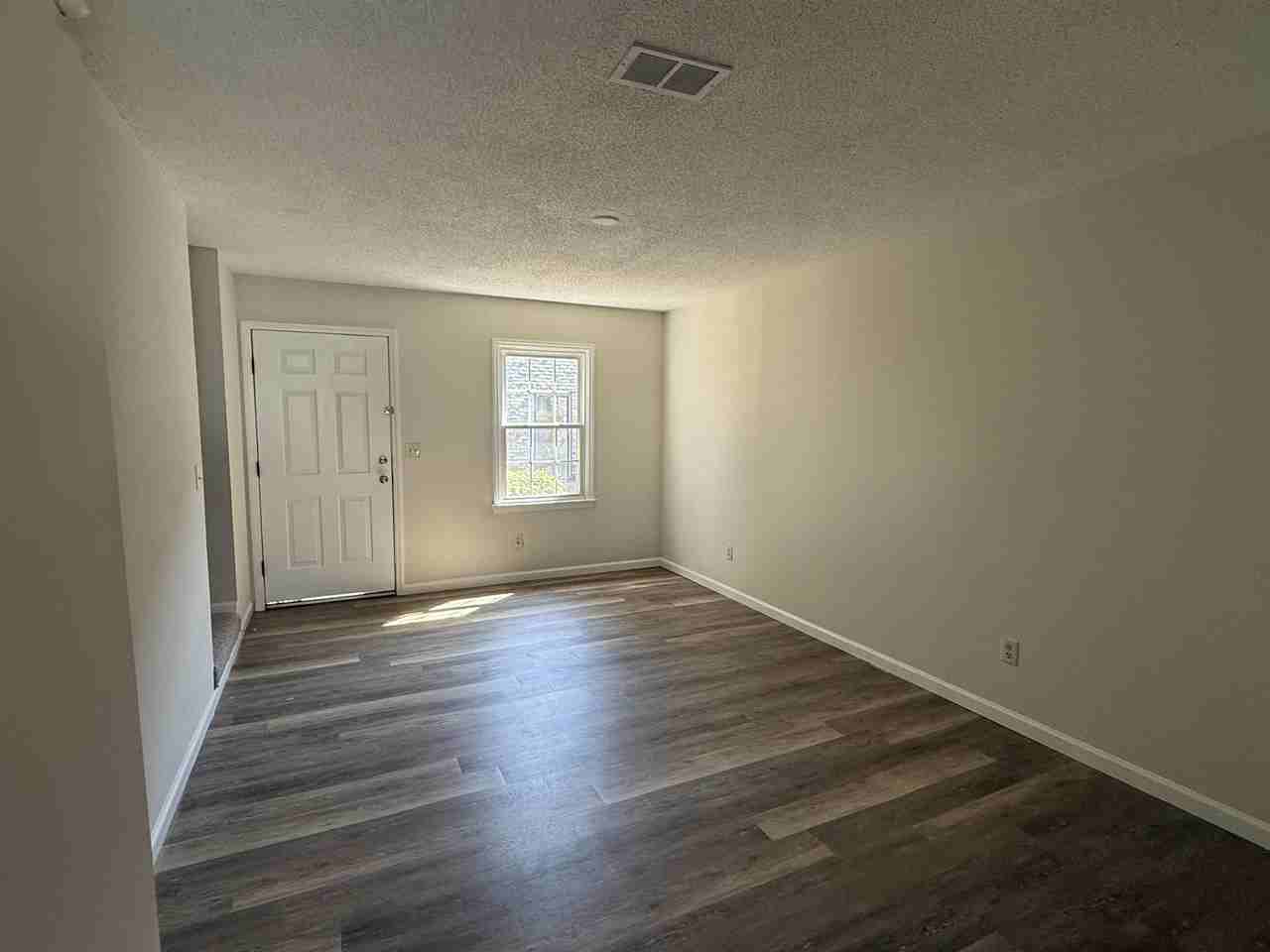 1506 Havens Dr #E - Photo 4 of 17
