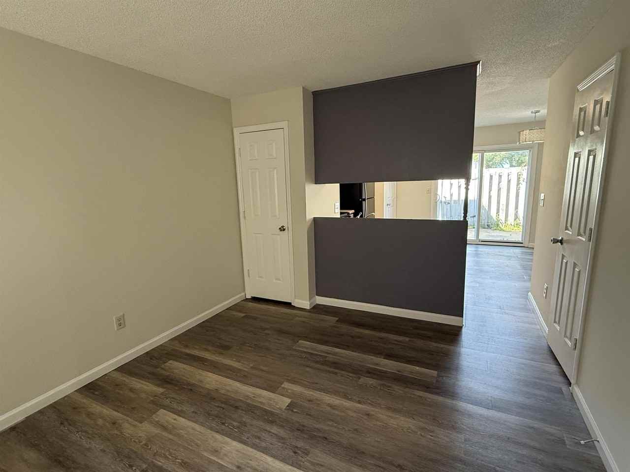 1506 Havens Dr #E - Photo 5 of 17