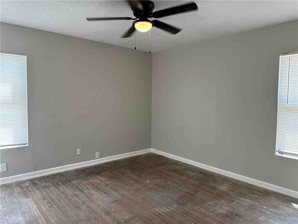 1361 Daytona Dr - Photo 5 of 6