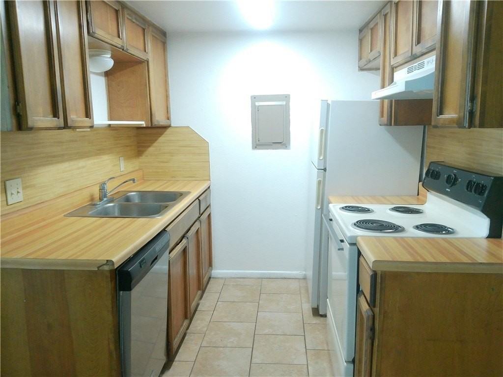 5725 Crestmore Dr - Photo 4 of 8