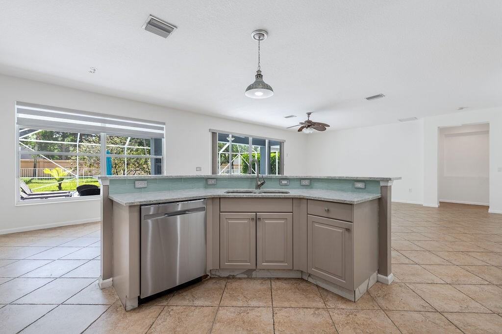 116 Bella Vista Way - Photo 3 of 8