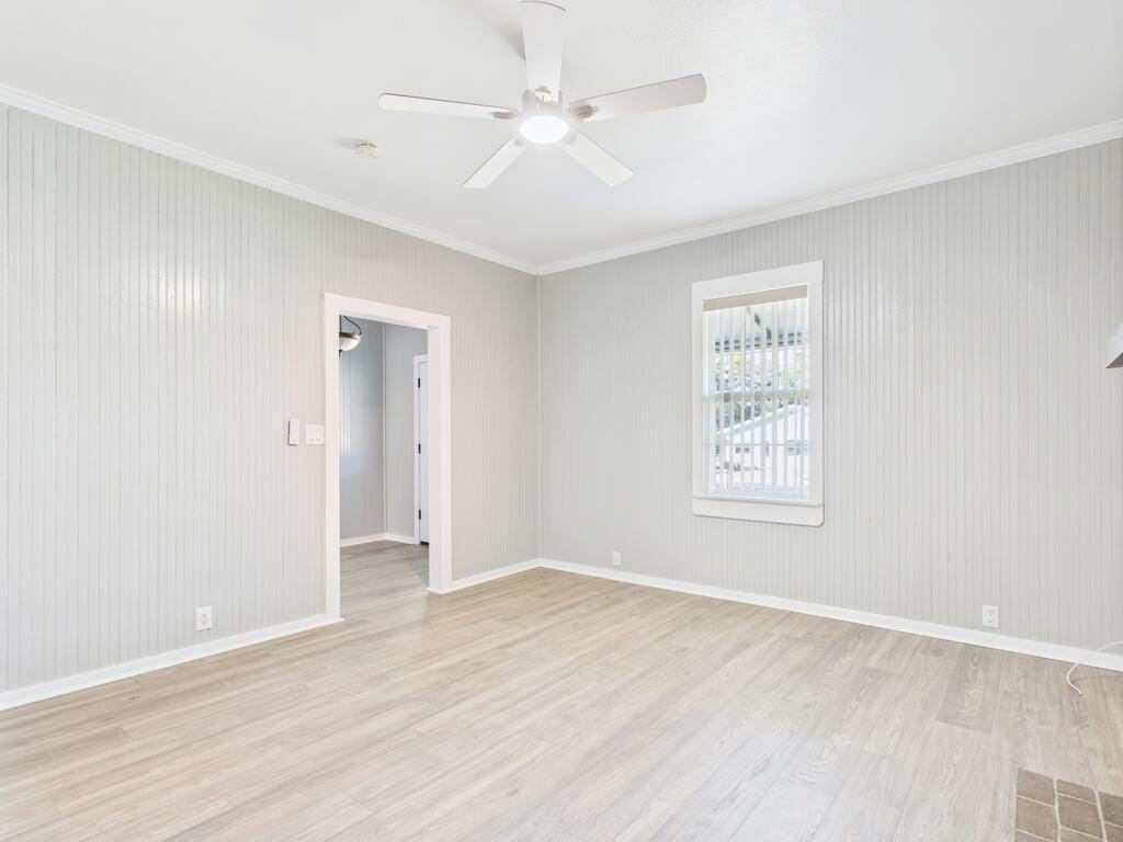 112 W Hackberry St - Photo 4 of 25