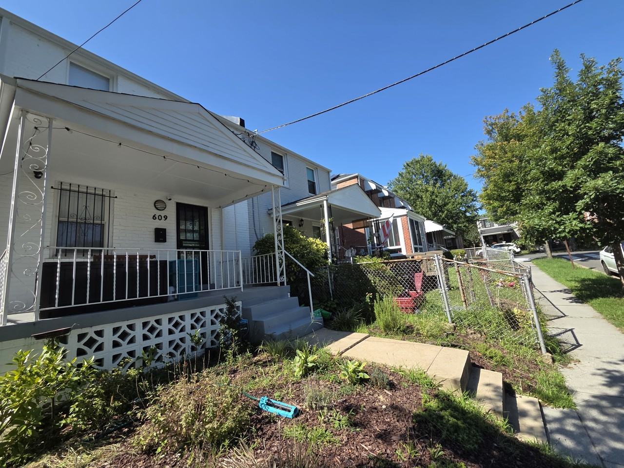 609 Farragut Pl Ne #1 - Photo 2 of 30
