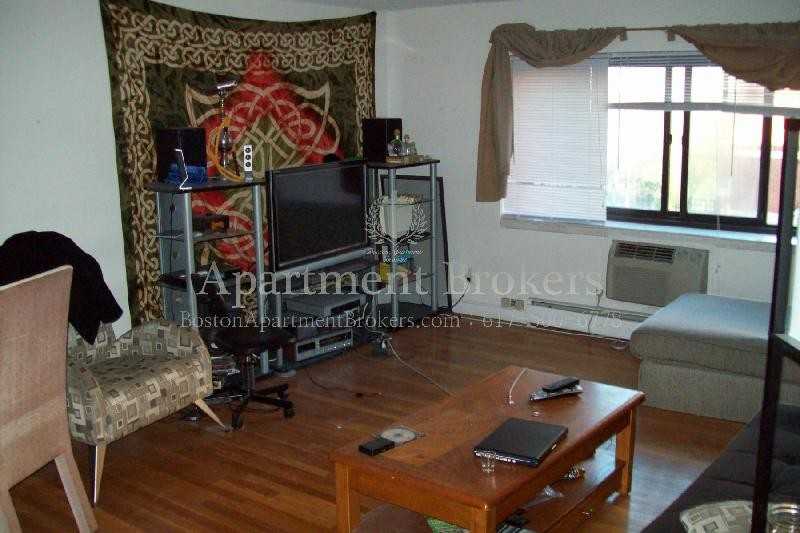 39 Dighton St #12A - Photo 2 of 19
