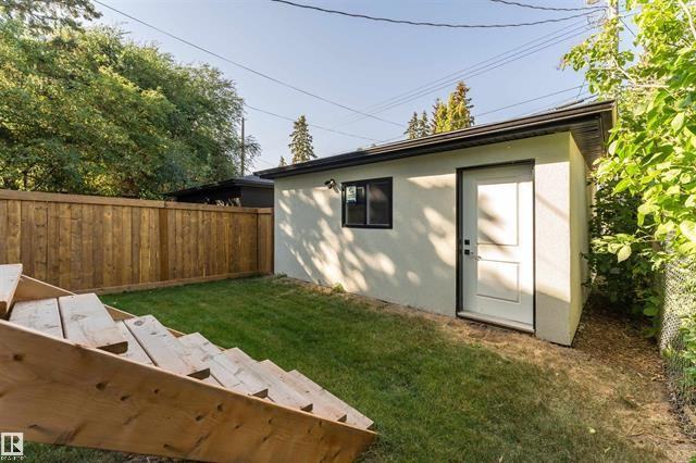 11308 72 Ave Nw - Photo 6 of 50