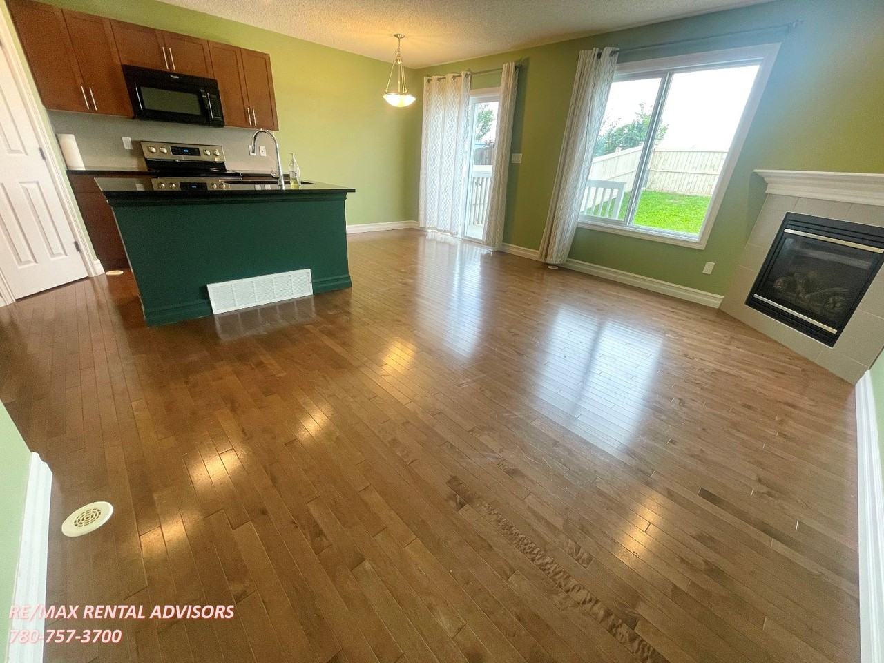 15910 10 Ave Sw - Photo 5 of 20