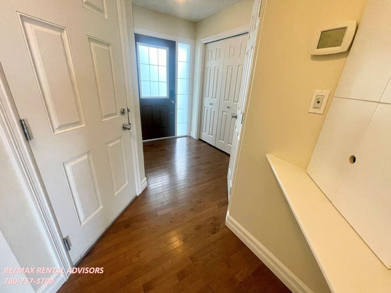 15910 10 Ave Sw - Photo 7 of 20