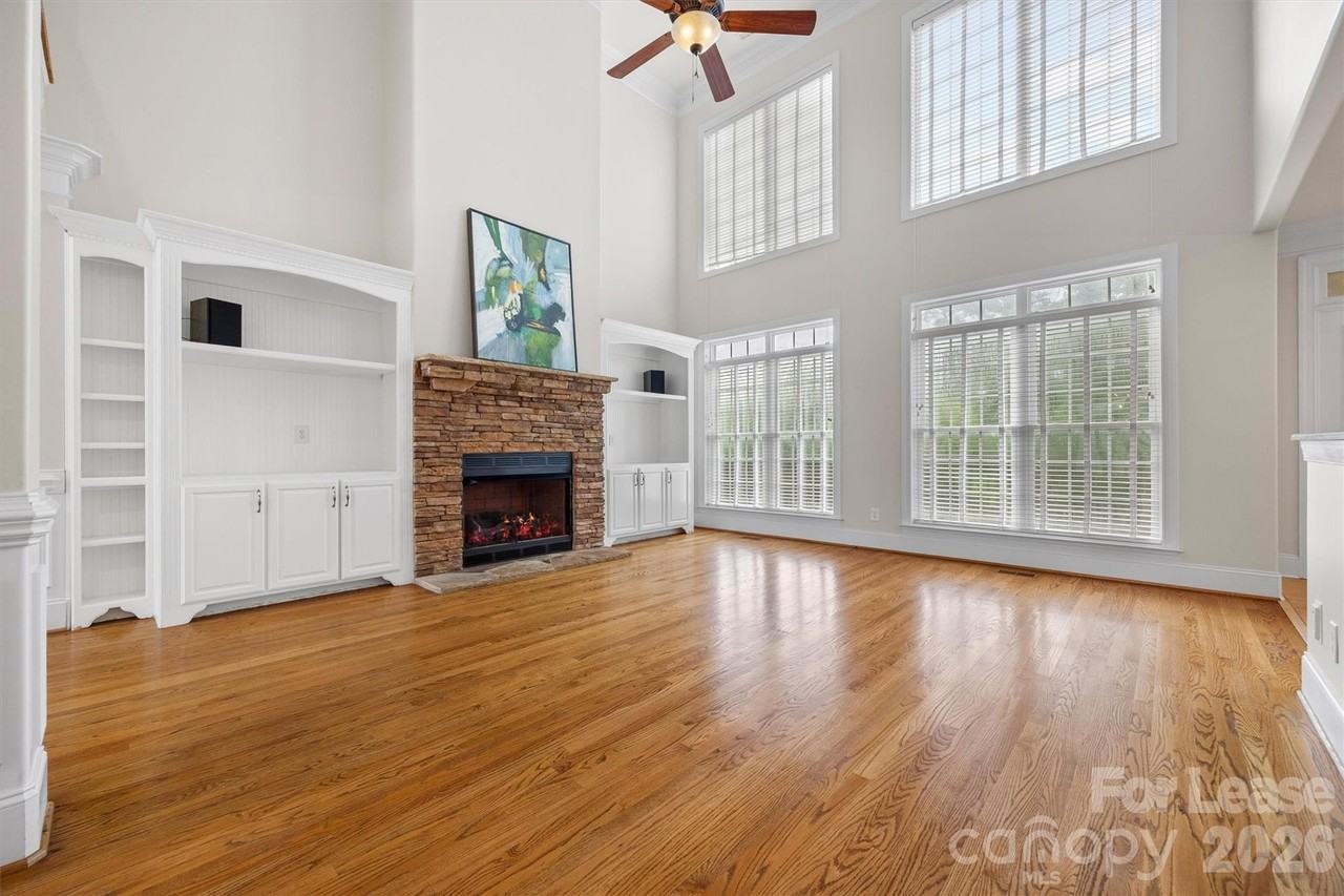 334 Stone Cliff Ln - Photo 6 of 43