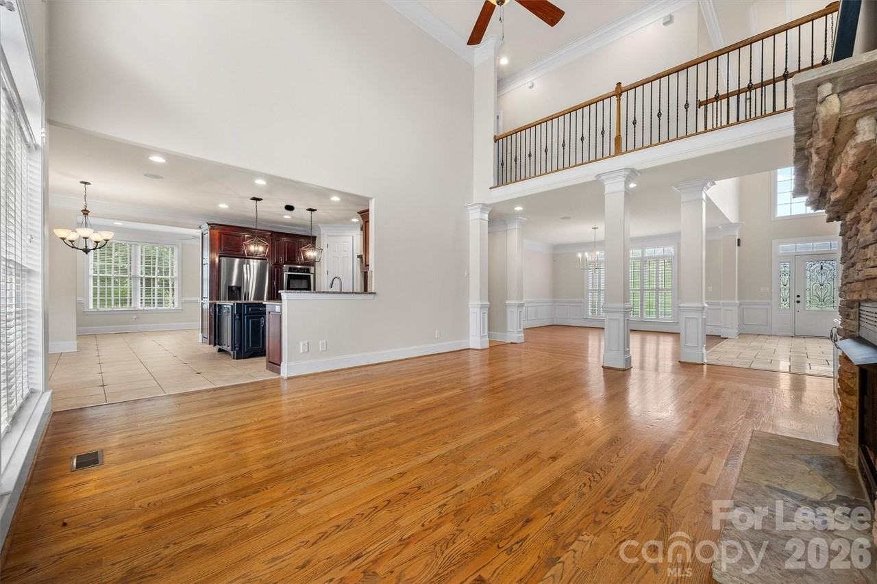 334 Stone Cliff Ln - Photo 7 of 43