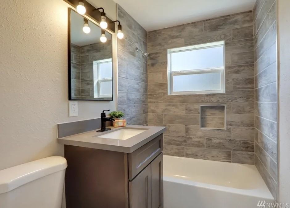 2522 58th Ave Ne #1 - Photo 5 of 8