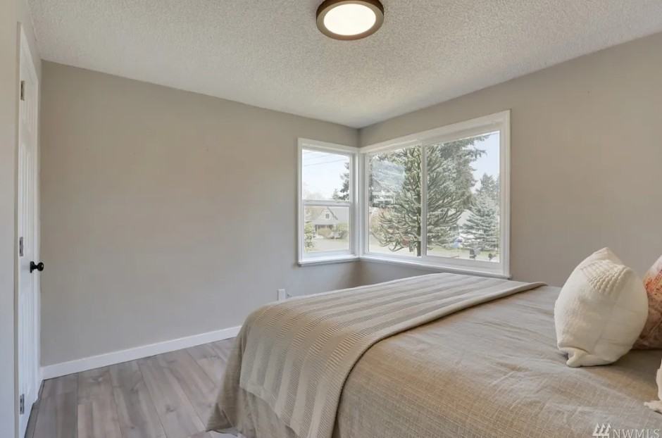2522 58th Ave Ne #1 - Photo 7 of 8