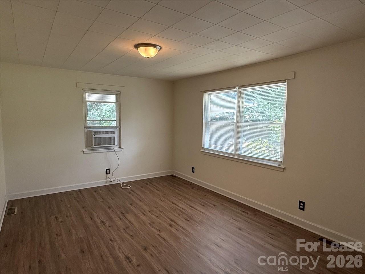6009 Monteith Dr - Photo 3 of 12