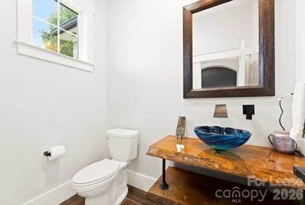 5200 Shoreview Dr - Photo 2 of 32
