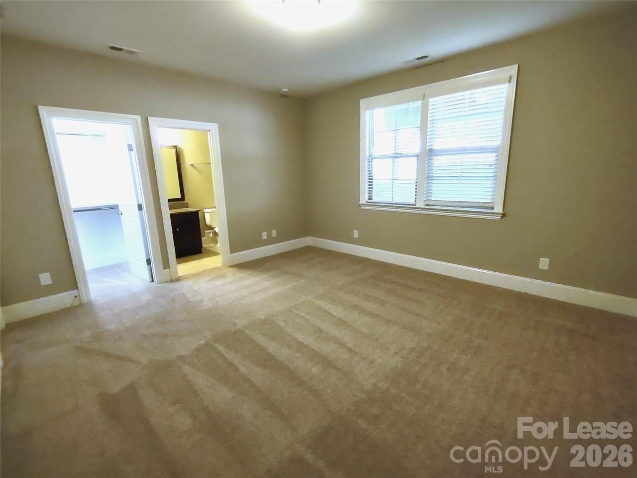 6432 Fairway Row Ln - Photo 2 of 41