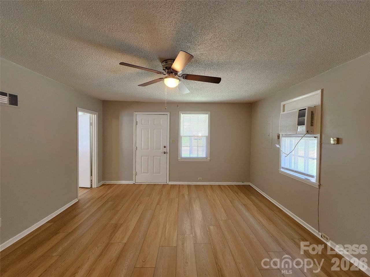 408 Cannon St - Photo 2 of 16