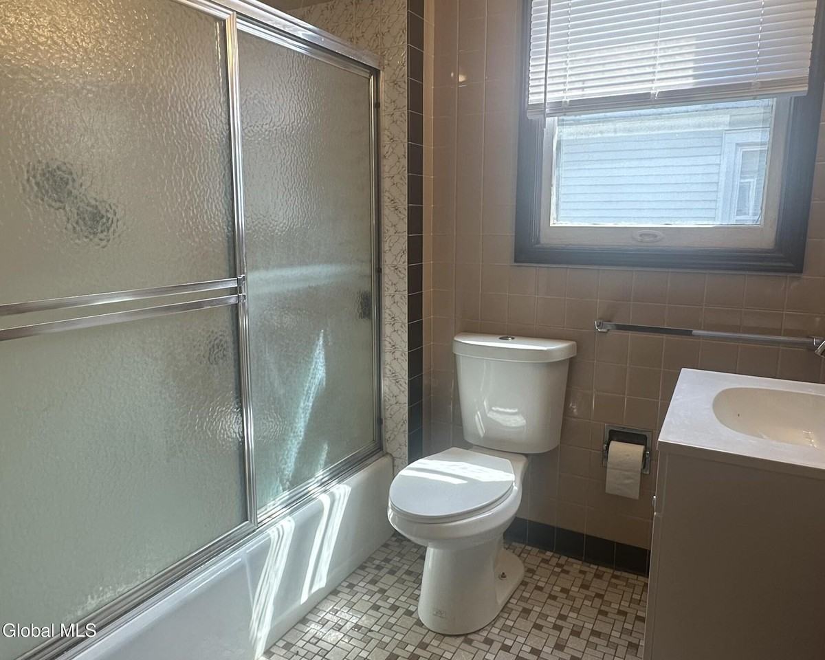 1617 Campbell Ave #FL2 - Photo 4 of 12